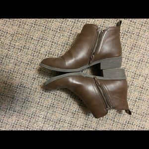 Booties brown size 5